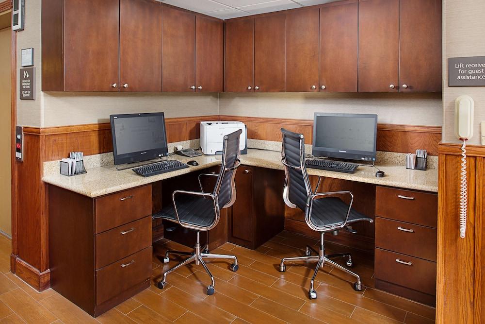 Hampton Inn & Suites Denton Zewnętrze zdjęcie