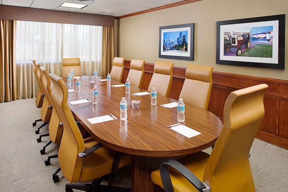 Hampton Inn & Suites Denton Zewnętrze zdjęcie