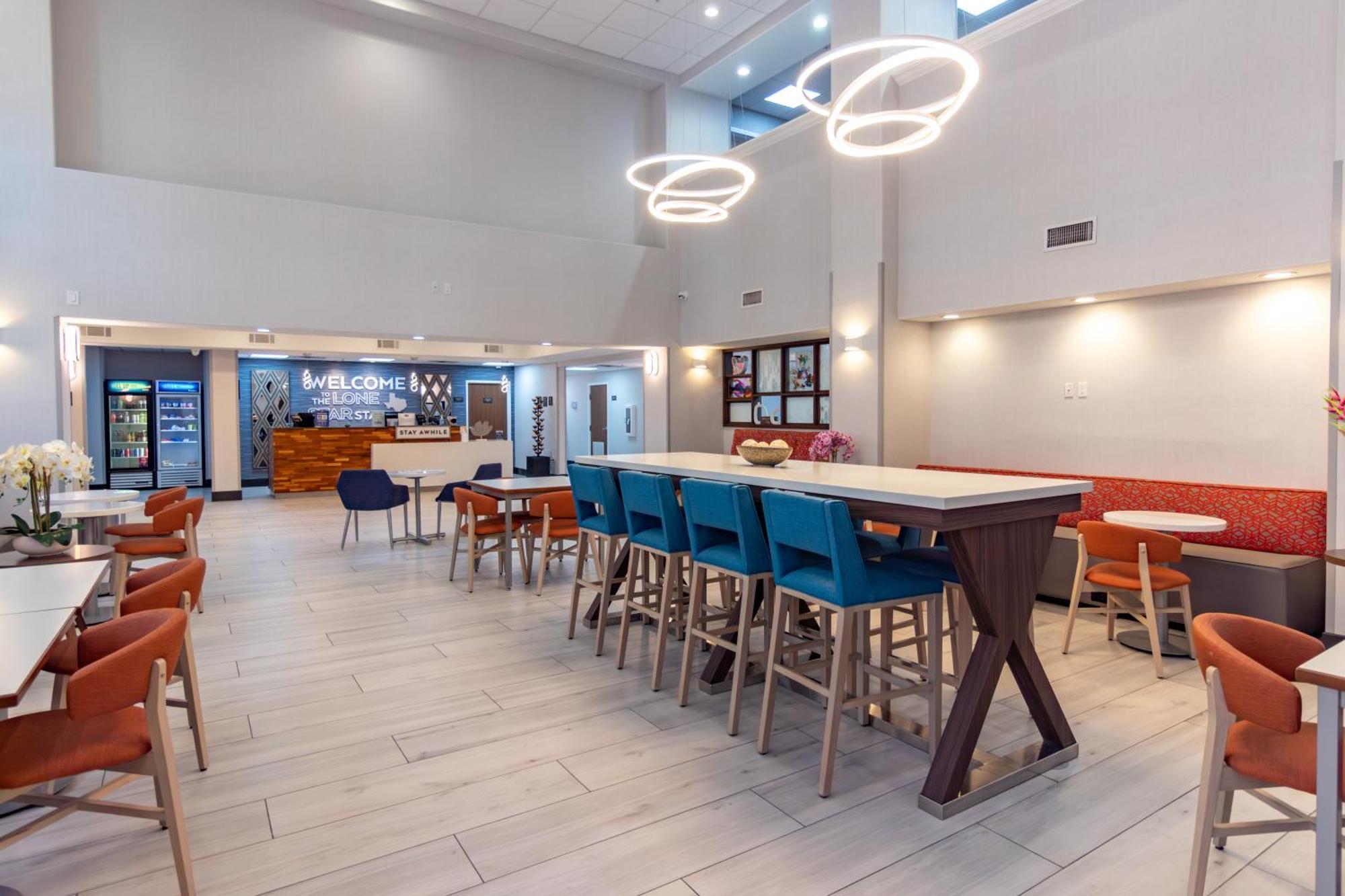 Hampton Inn & Suites Denton Zewnętrze zdjęcie