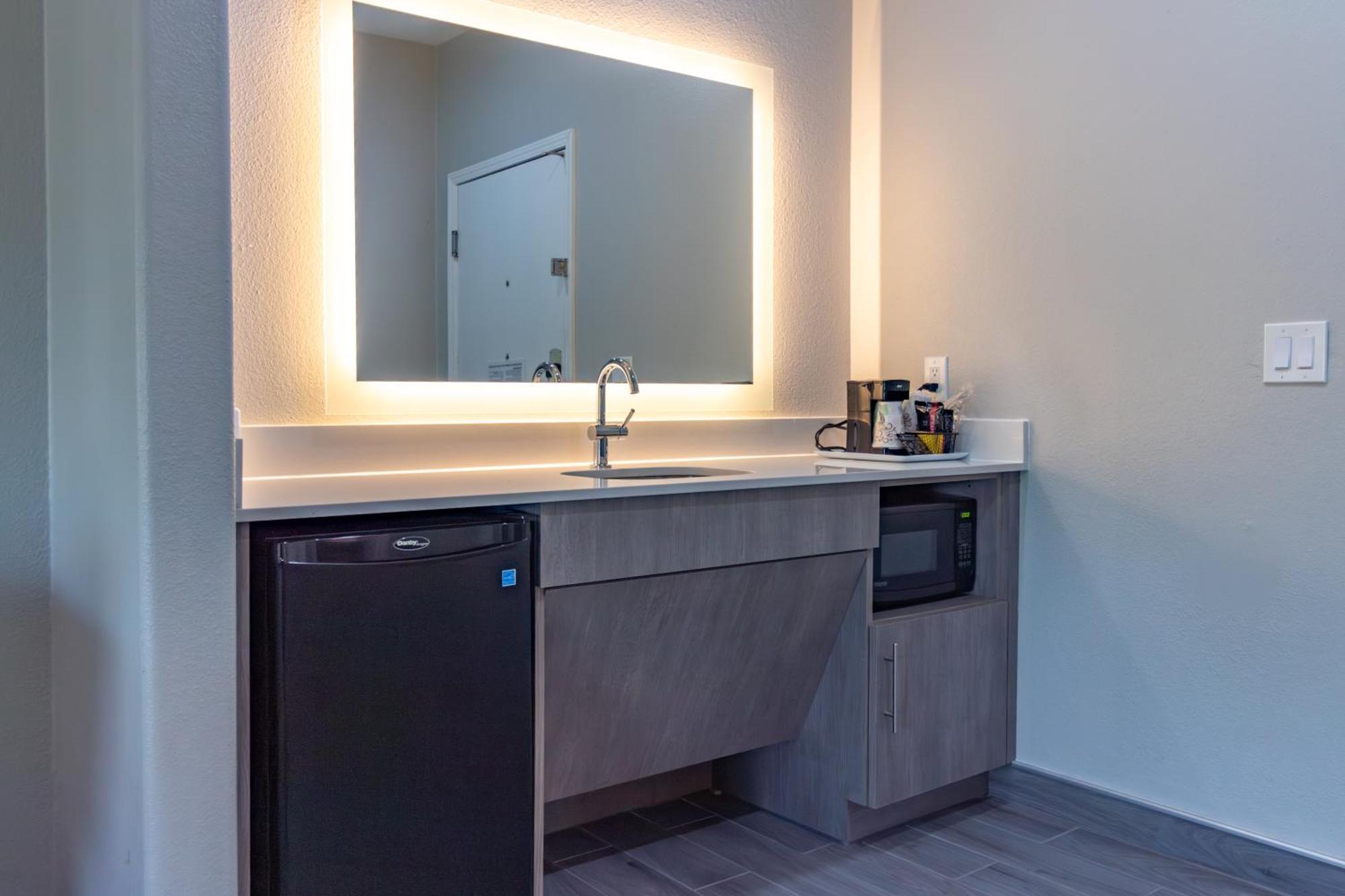 Hampton Inn & Suites Denton Zewnętrze zdjęcie