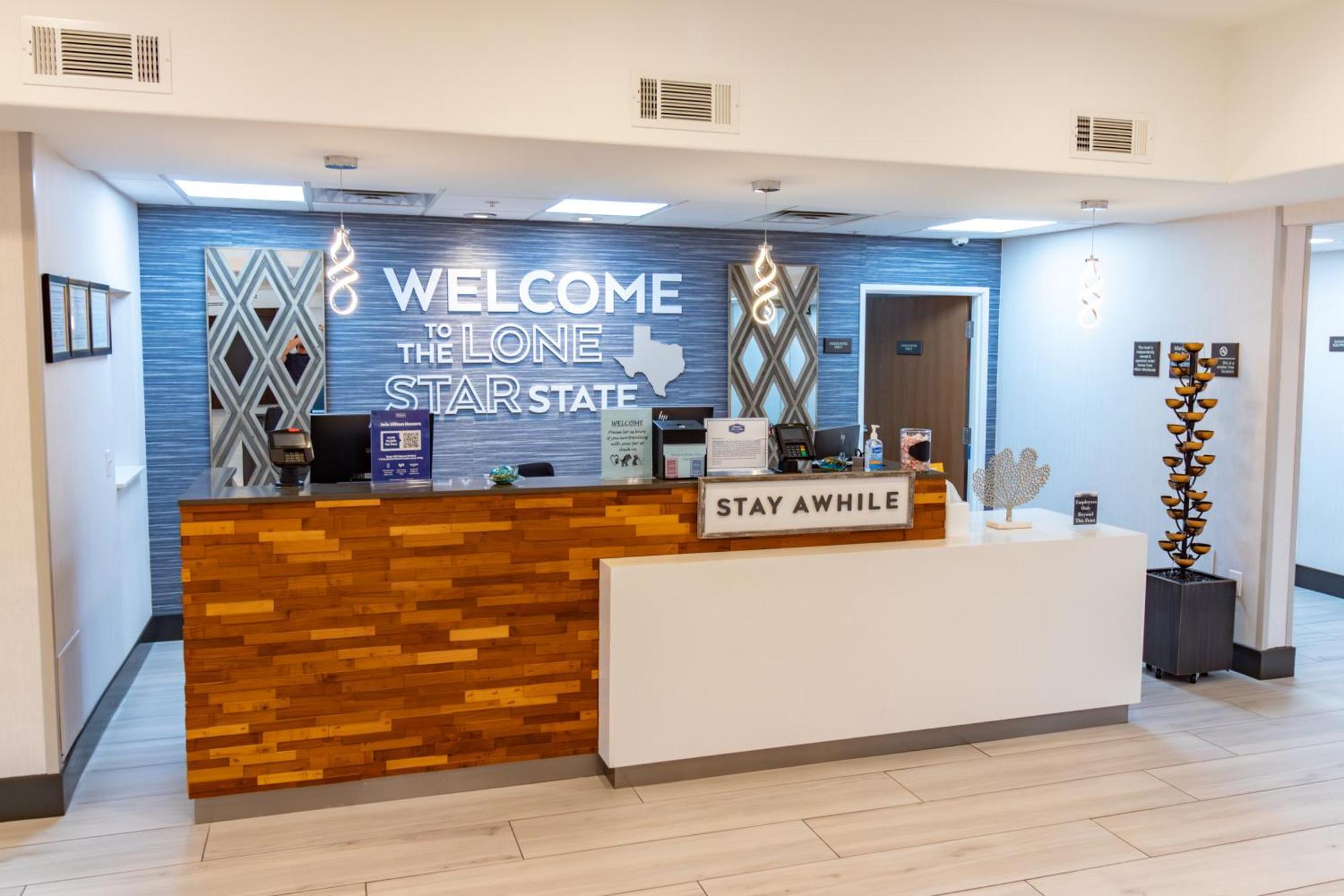 Hampton Inn & Suites Denton Zewnętrze zdjęcie