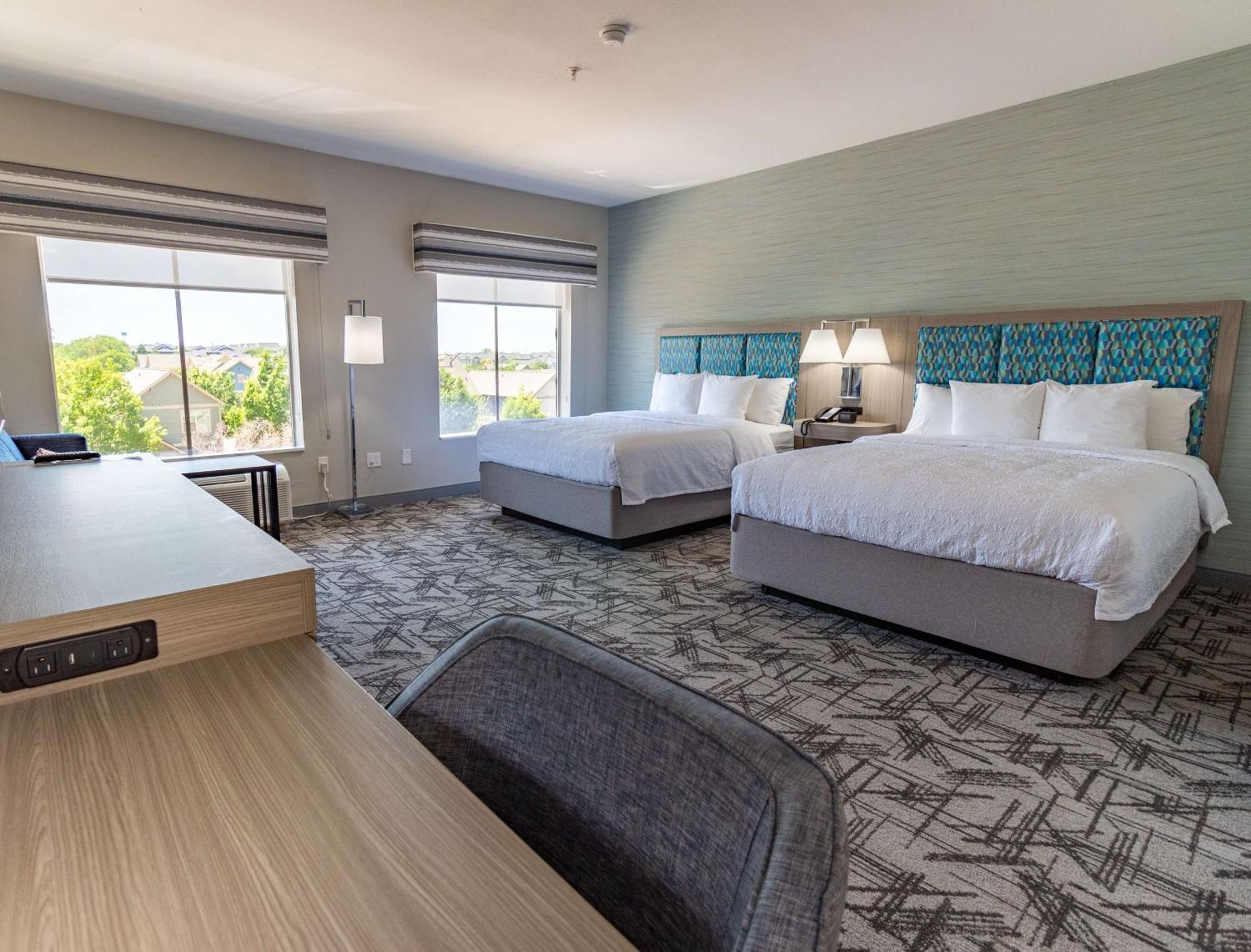 Hampton Inn & Suites Denton Zewnętrze zdjęcie