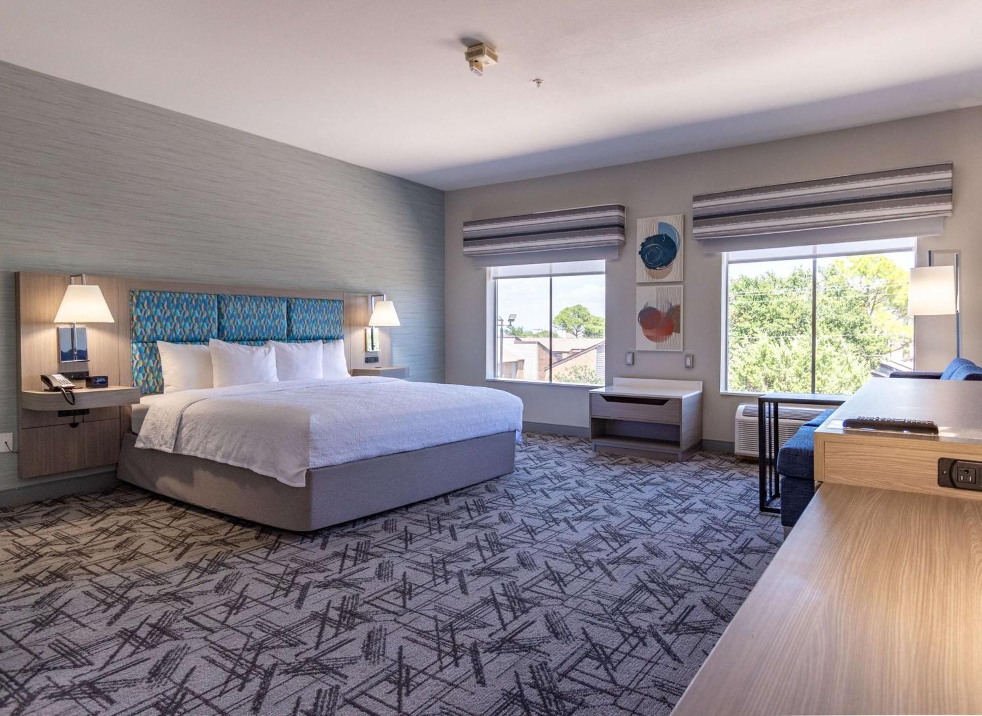 Hampton Inn & Suites Denton Zewnętrze zdjęcie