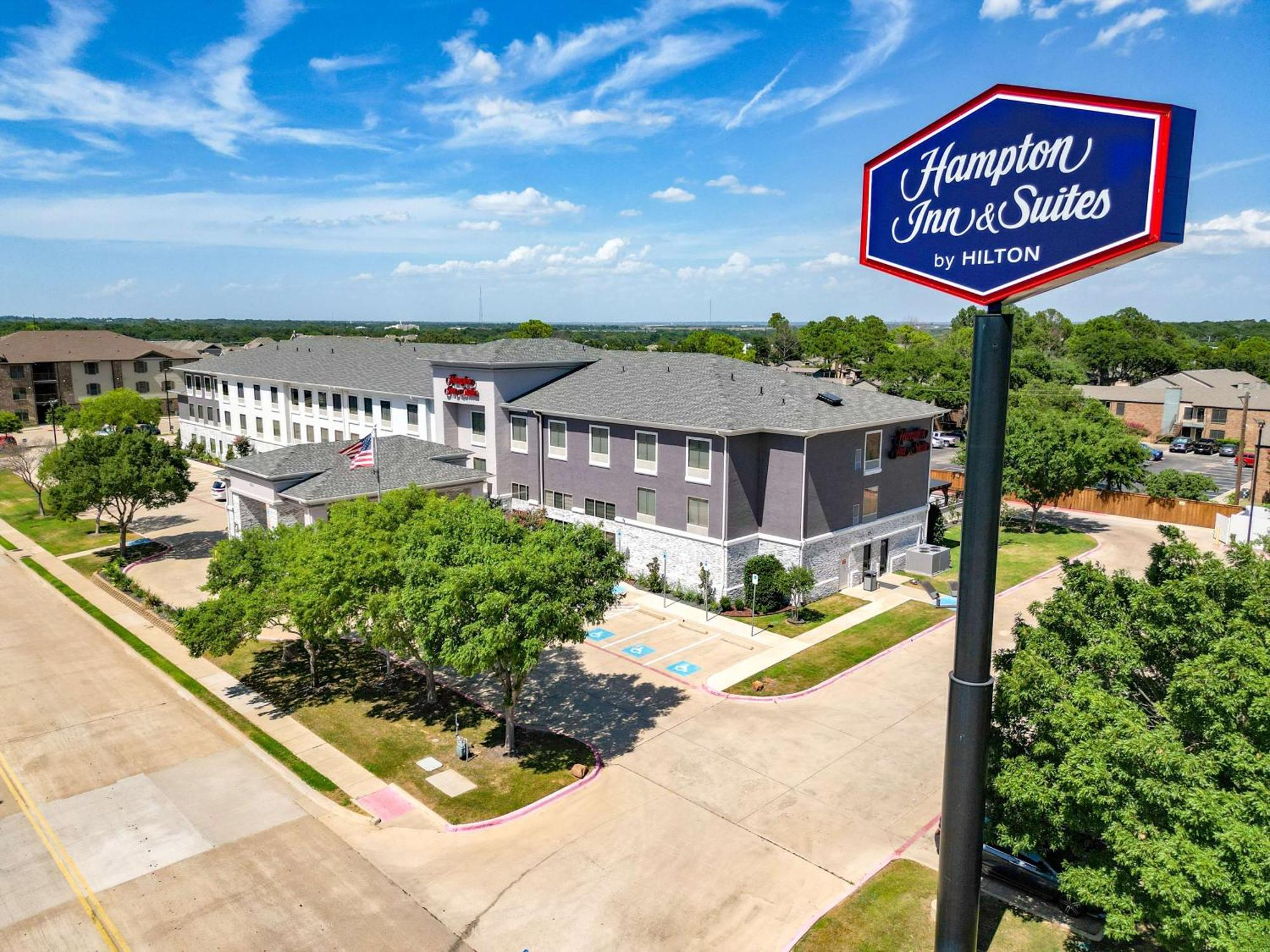 Hampton Inn & Suites Denton Zewnętrze zdjęcie