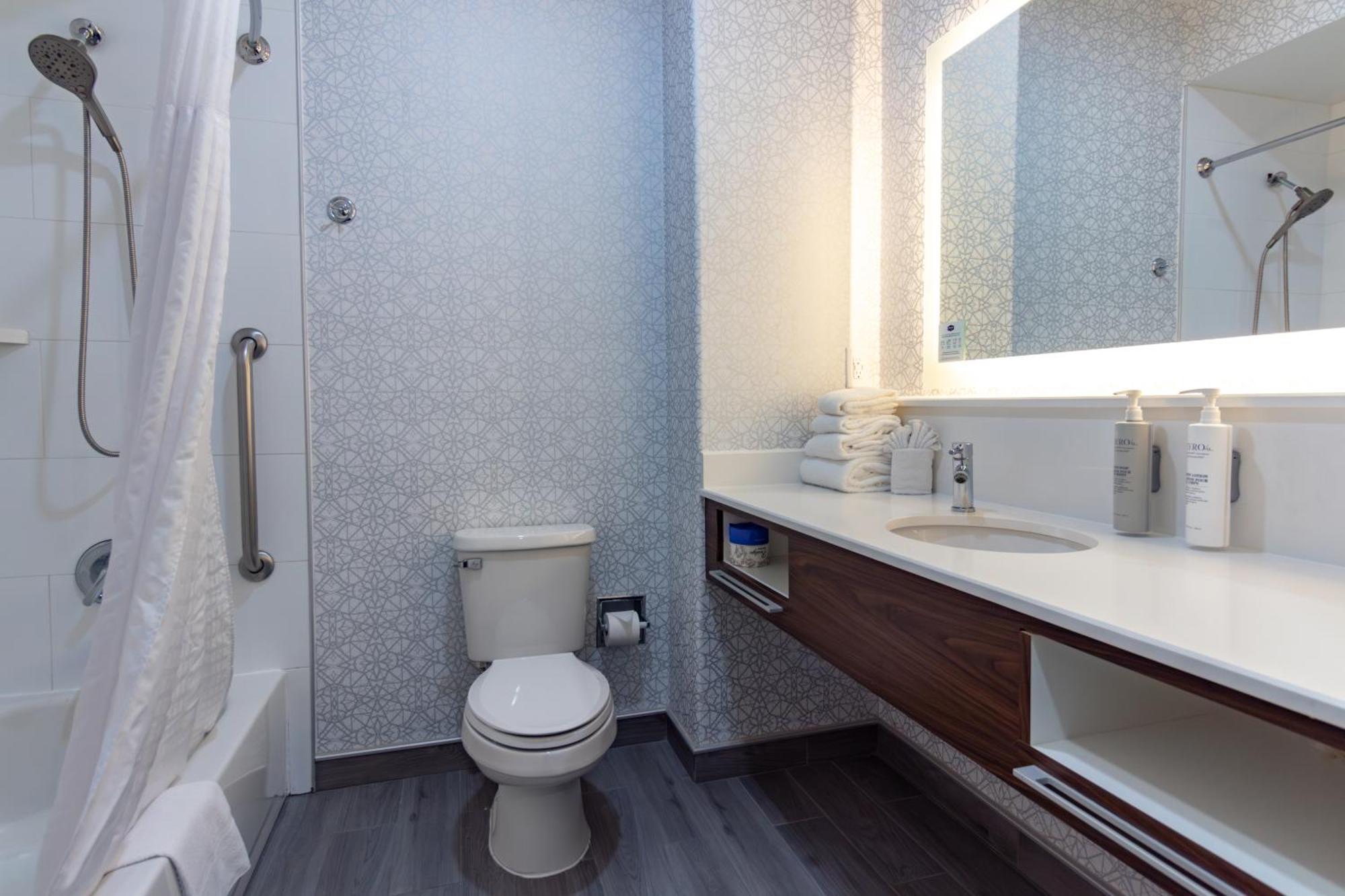 Hampton Inn & Suites Denton Zewnętrze zdjęcie