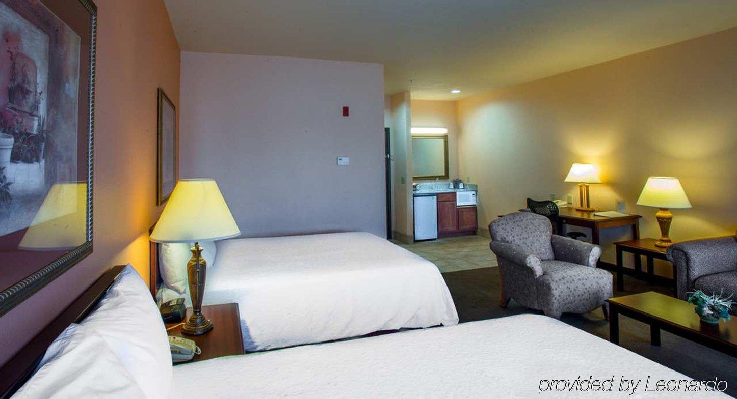 Hampton Inn & Suites Denton Zewnętrze zdjęcie